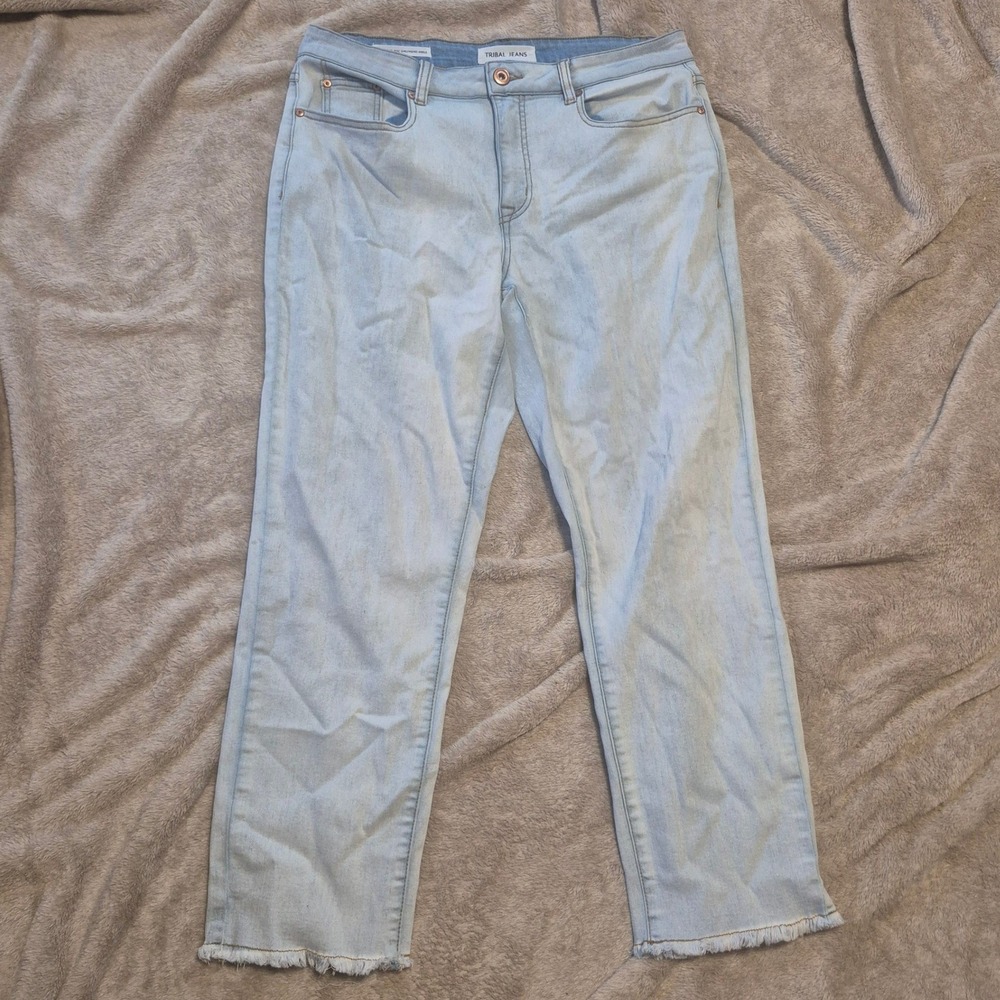 Tribal Jeans Audrey Mid-Rise Girlfriend Ankle Light Wash Raw Hem Jeans 12